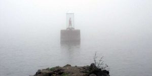 Muelle en neblina